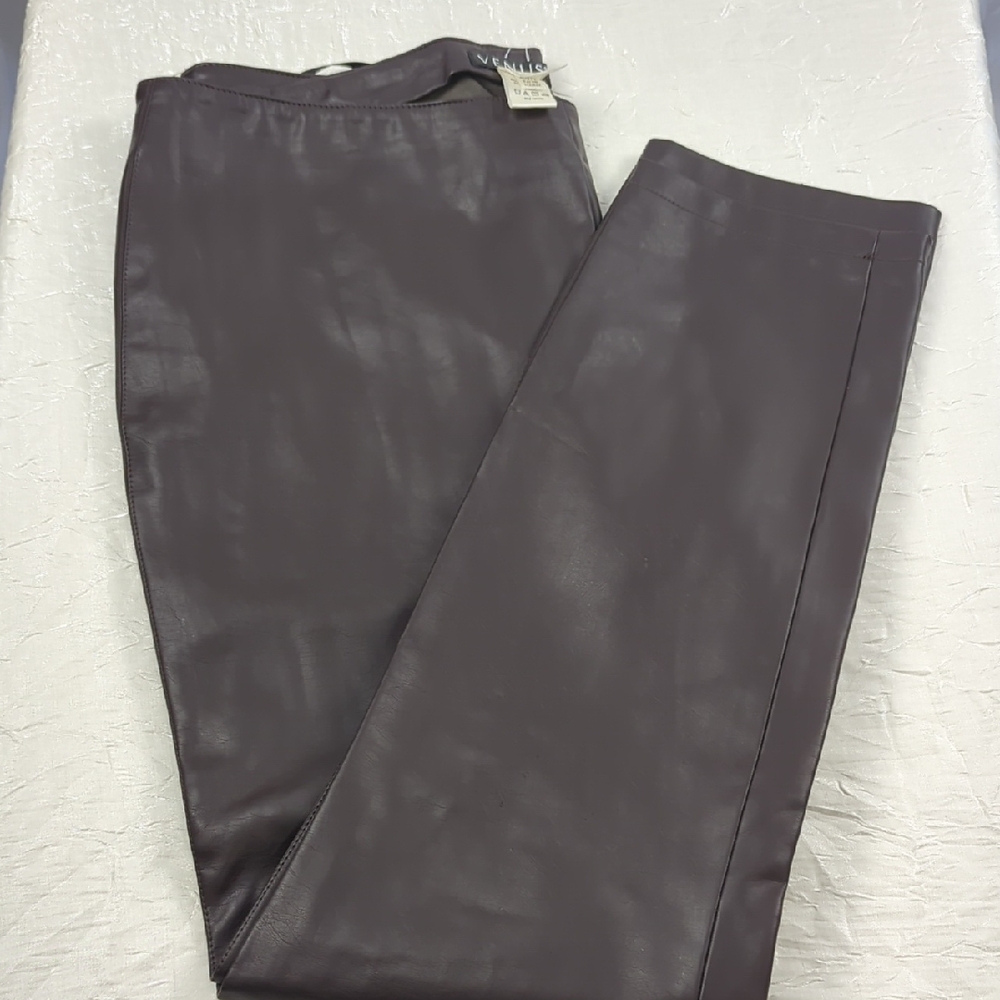 VENUS Women's Leather in Dark Brown